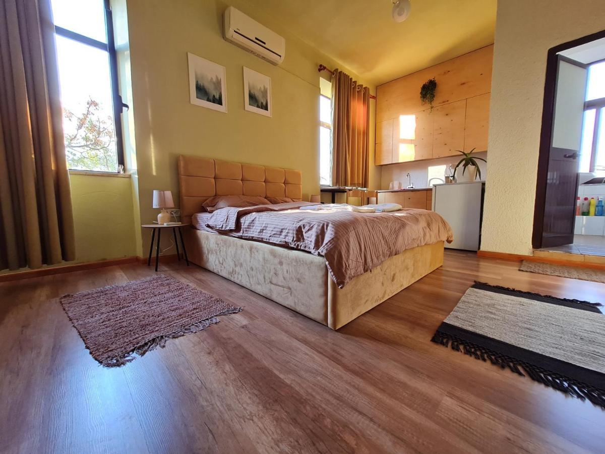 Ex-Block District Charming Studio Apartment With Treeish Sorrounding View! Tirana Exterior photo